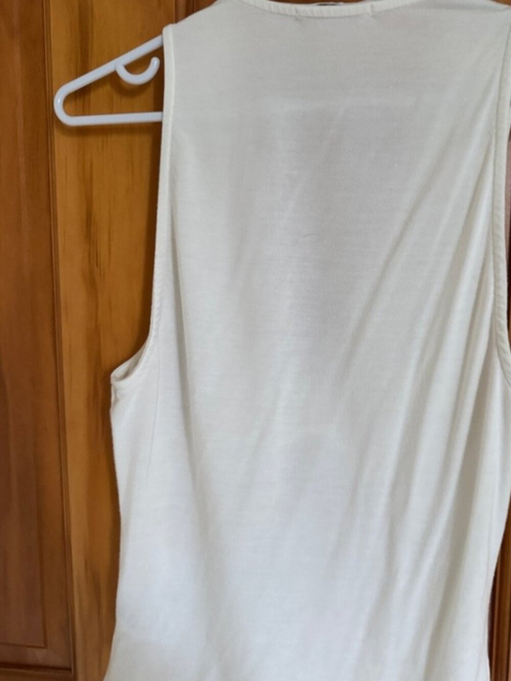 Cream Deep V Sleeveless Camisole - Picture 3 of 3